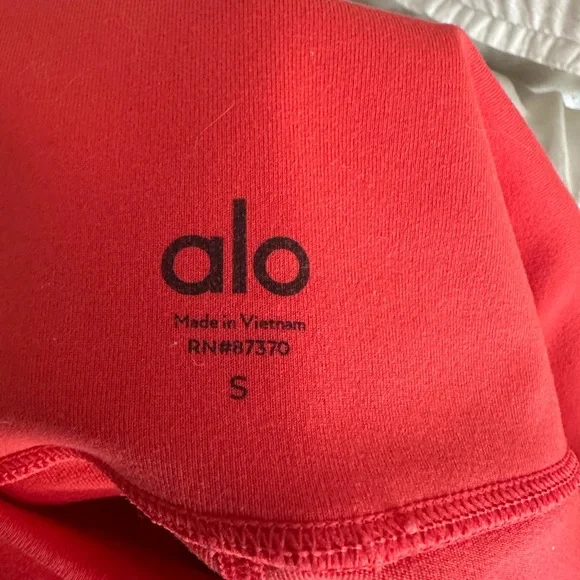 ALO Yoga Women's High Rise Bike Shorts - Red - Small - Picture 3 of 3